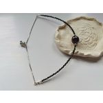 Igazgyöngy fekete karkötő, kapcsolás nélkül állítható, ezüst