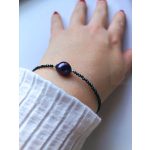 Igazgyöngy fekete karkötő, kapcsolás nélkül állítható, ezüst