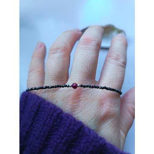 Black&red luxus karkötő, ezüst