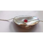 Élégance Rouge Impérial – szolid ovális drágaköves karkötő középen rubinnal