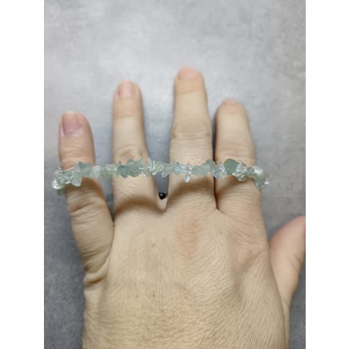 Akvamarin karkötő, orvosi fémmel