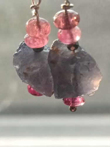 Exkluzív iolit és pink turmalin fülbevaló